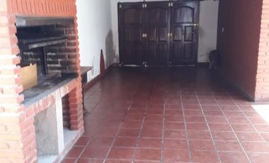 VENDO CASAS CON LOCAL