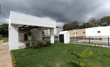 casa en venta en villa antigua. Cod V31759