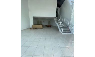 Tumba Muerto/ Locales Comerciales