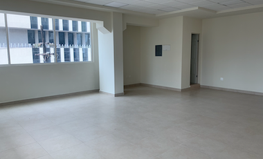 Oficina terminada en edificio nuevo Lomas de San Francisco