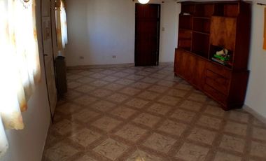 CASA 3 AMB CON GARAGE Y DEPTO 3 AMB
