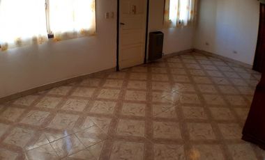 CASA 3 AMB CON GARAGE Y DEPTO 3 AMB