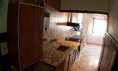 CASA 3 AMB CON GARAGE Y DEPTO 3 AMB
