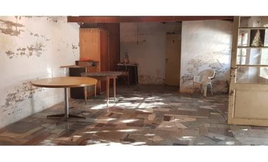 CASA 3 AMB CON GARAGE Y DEPTO 3 AMB