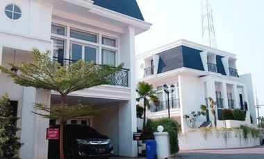 Dijual Cepat !!Townhouse mewah Full Terisi dan ada Private Pool dekat Kavling DKI