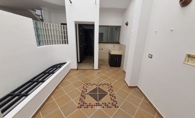 casa en arriendo en la doctora. Cod A213746