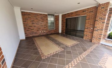casa en arriendo en la doctora. Cod A213746