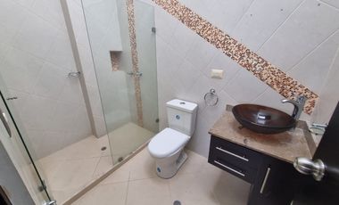 casa en arriendo en la doctora. Cod A213746