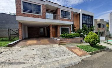 casa en arriendo en la doctora. Cod A213746