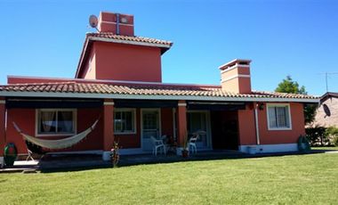 HERMOSO CHALET EN BARRIO PRIVADO AERO COUNTRY CLUB