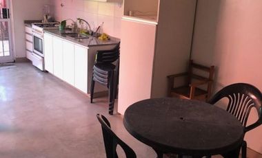 Chalet con extraordinario lote en Lomas de Zamora.