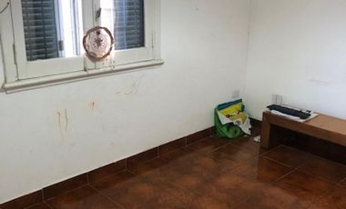 Chalet con extraordinario lote en Lomas de Zamora.