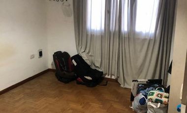 Chalet con extraordinario lote en Lomas de Zamora.