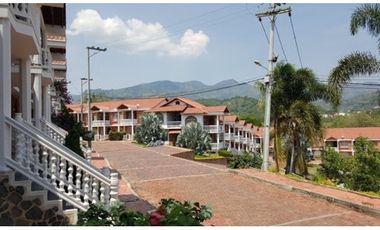 Maat vende Casa en  conjunto Villeta. 180m2 $550Millones