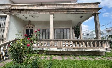 Casa ideal para notarías por la Minerva en venta