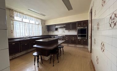 Casa ideal para notarías por la Minerva en venta