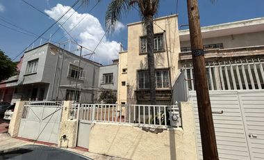Casa ideal para notarías por la Minerva en venta