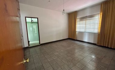 Casa ideal para notarías por la Minerva en venta