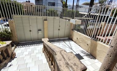 Casa ideal para notarías por la Minerva en venta