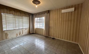 Casa ideal para notarías por la Minerva en venta