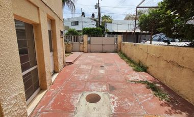 Casa ideal para notarías por la Minerva en venta