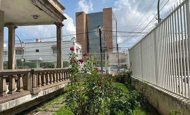 Casa ideal para notarías por la Minerva en venta