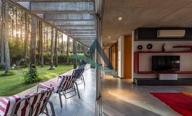 Casa 5 ambientes. Primera calidad. PINAMAR NORTE