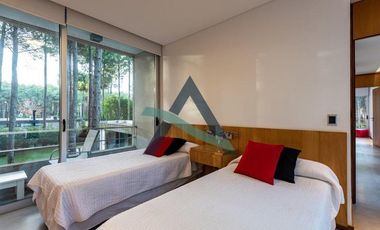 Casa 5 ambientes. Primera calidad. PINAMAR NORTE