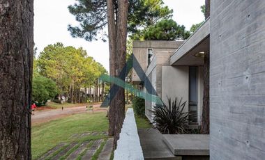 Casa 5 ambientes. Primera calidad. PINAMAR NORTE