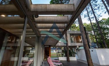Casa 5 ambientes. Primera calidad. PINAMAR NORTE