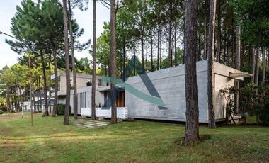 Casa 5 ambientes. Primera calidad. PINAMAR NORTE