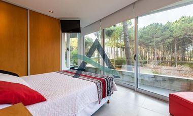 Casa 5 ambientes. Primera calidad. PINAMAR NORTE
