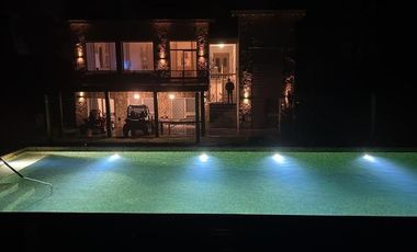 CASA EN VENTA EN BARRIO DEPORTIVA CON DOBLE TERRENO EN OPORTUNIDAD!