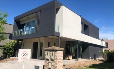 Casa en venta en Altos de Hudson II