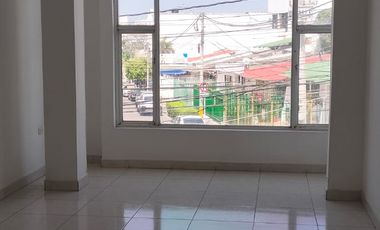 local en arriendo en santa lucia. Cod A25777