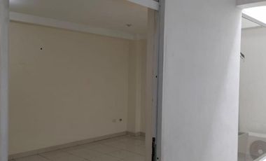 local en arriendo en santa lucia. Cod A25777