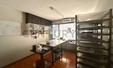 Local Comercial P. De Gales - La Reina