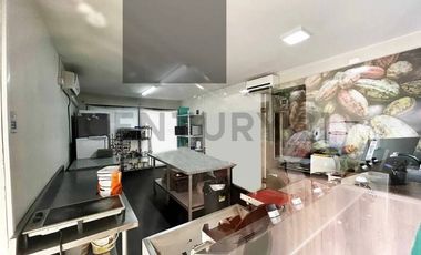 Local Comercial P. De Gales - La Reina
