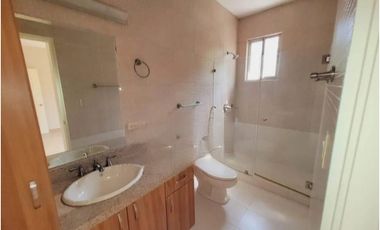 CASA EN CLAYTON EMBASSY GARDEN 3REC 3B CBE L/B 364M2