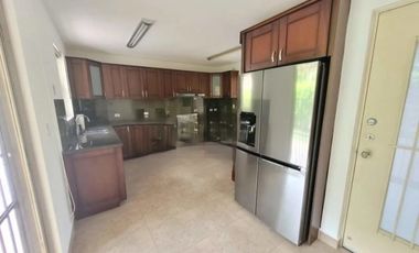 CASA EN CLAYTON EMBASSY GARDEN 3REC 3B CBE L/B 364M2