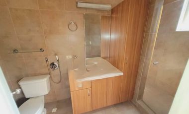 CASA EN CLAYTON EMBASSY GARDEN 3REC 3B CBE L/B 364M2