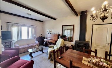 VENTA CASA EN MAR CHIQUITA SOBRE LOTE DE 720 m2
