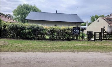 VENTA CASA EN MAR CHIQUITA SOBRE LOTE DE 720 m2
