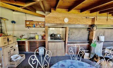 VENTA CASA EN MAR CHIQUITA SOBRE LOTE DE 720 m2