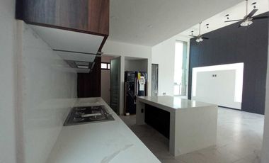 CASA EN VENTA EN FRACCIONAMIENTO LOMAS DE COCOYOC MORELOS