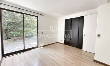 Casa en arriendo de 5 dorm. 5 Baños en Las Condes