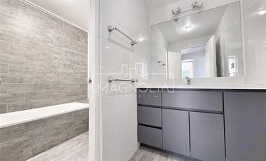 Casa en arriendo de 5 dorm. 5 Baños en Las Condes