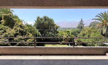 Casa en arriendo de 5 dorm. 5 Baños en Las Condes