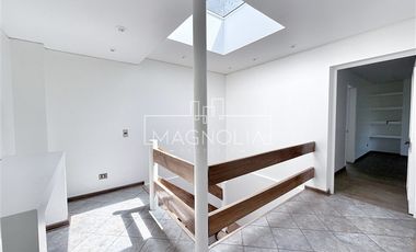 Casa en arriendo de 5 dorm. 5 Baños en Las Condes