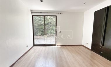 Casa en arriendo de 5 dorm. 5 Baños en Las Condes